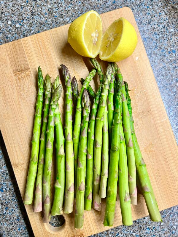 A beautiful bowl of high-fiber foods including oats, berries, chia seeds, and nuts.